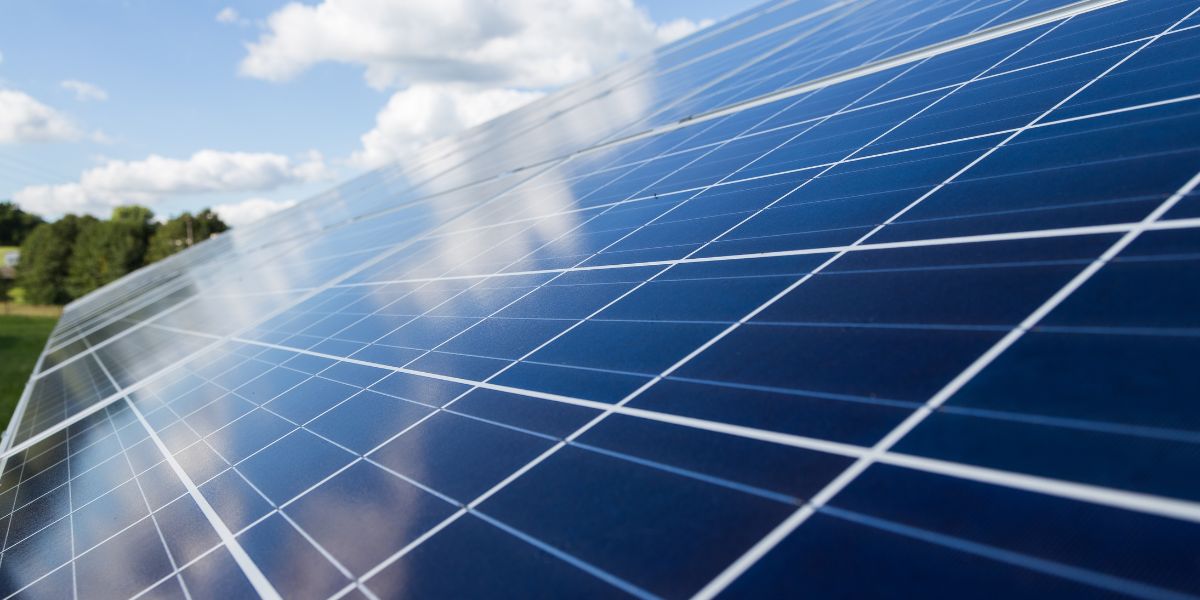 Energía solar fotovoltaica. Instalación de placas solares fotovoltaicas